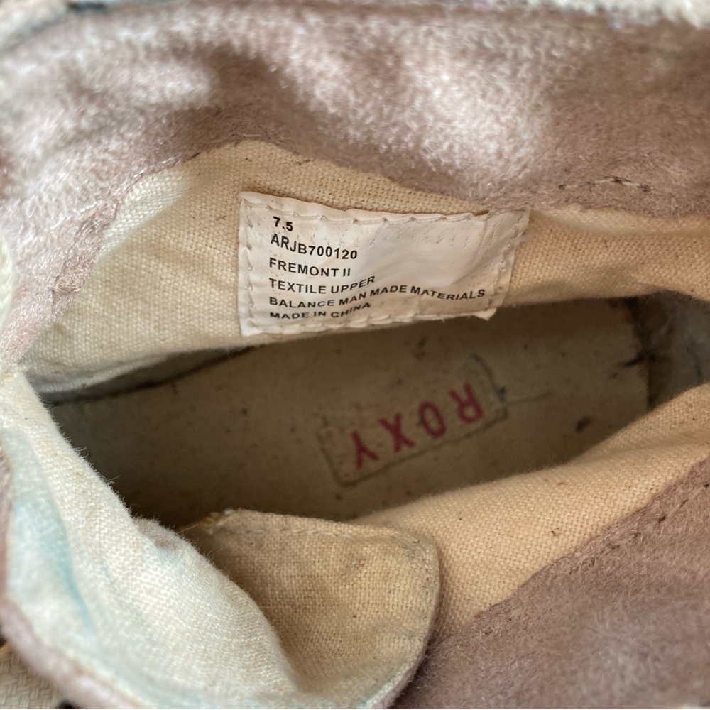 Size 7.5 Roxy Booties - Picture 3 of 3
